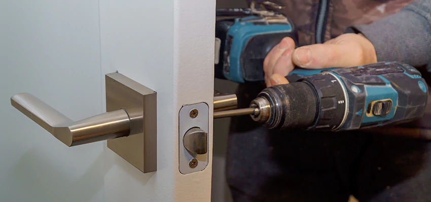 Broken Door Handle Lock Repair in Salida, California